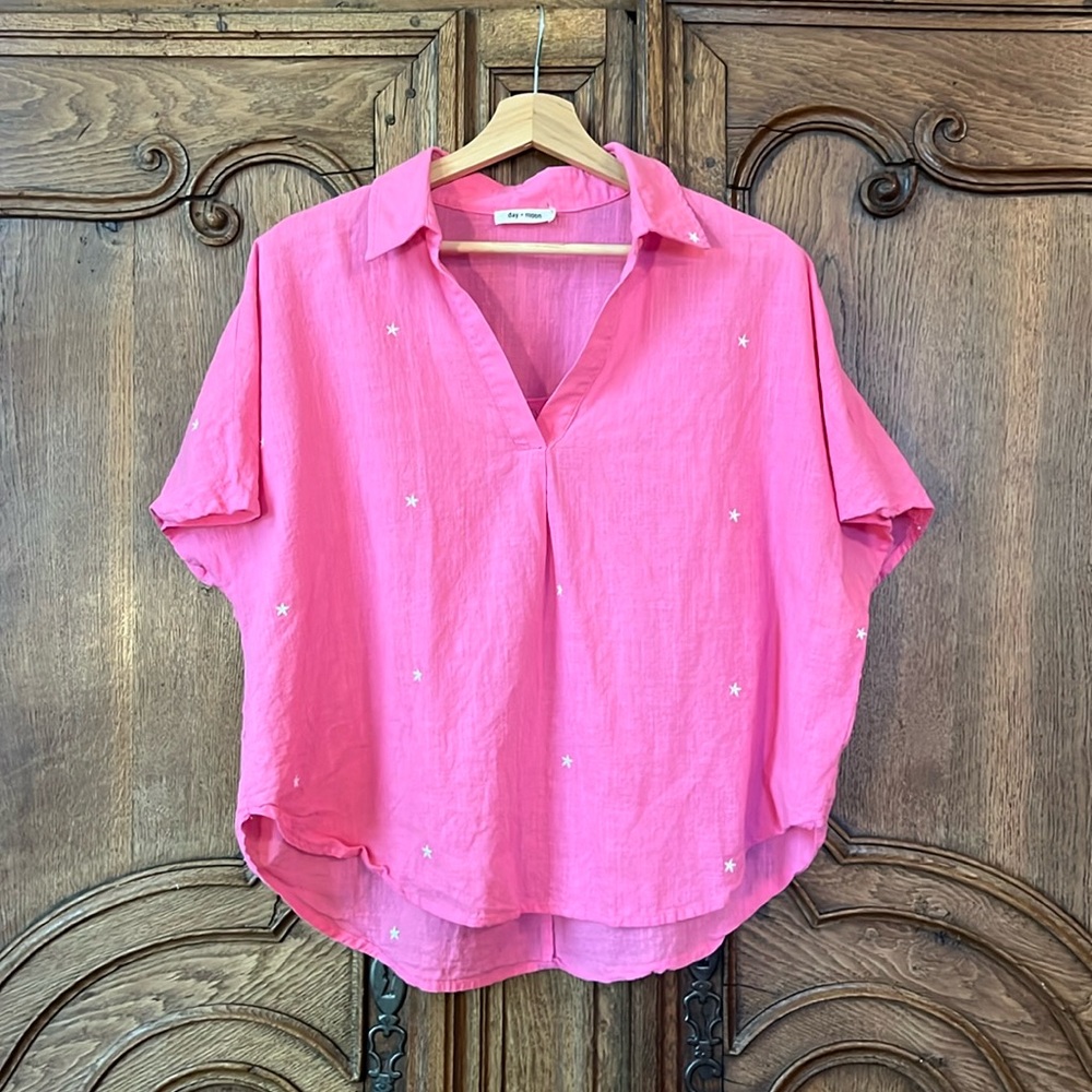 Day + Moon Linen Short Sleeve Pink Star Top